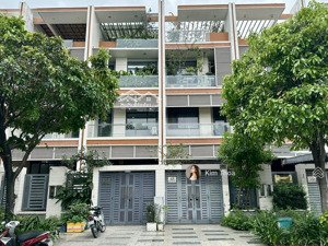 nguyên căn 5x22m, hầm 4 tầng (sd 425m2), có 5pn 5wc ở vạn phúc, full máy lạnh, có hầm xe. giá 33 tr