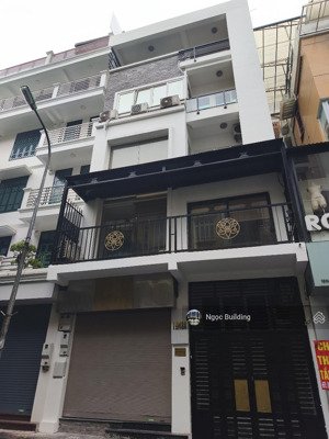 chính chủ cần cho thuê gấp nhà số 2 ngõ 80 trung kính - phường yên hoà. dt 72m x 5t. giá 22 triệu