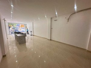 cho thuê nhà nc 1 trệt 2 lầu rộng 90m2 mặt tiền đường cmt8 tân bình