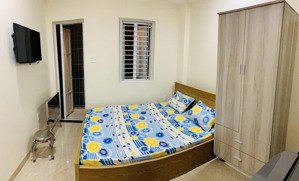phòng trọ có ban công khu dân cư trung sơn: 30m2, nội thất đầy đủ, có thang máy. 4,5 triệu/tháng