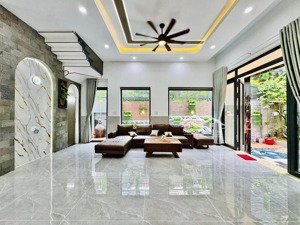 bán nhà đẹp tại trung tâm nam từ liêm gần phố, không gian rộng, pháp lý rõ ràng