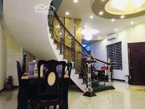 biệt thự góc 2 mặt tiền đường đối diện bến xe quận 8