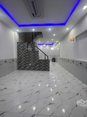 nhà xây mới + ôtô đỗ cửa bán nhà âu cơ dt 40m2, 4 tầng, mt 4m giá chào 3 tỷ 500 tây hồ.
4 ngủ + 3vs