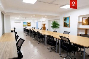 cho thuê văn phòng dt 110m2 - full nội thất phú nhuận, sàn mới, vị trí tốt.