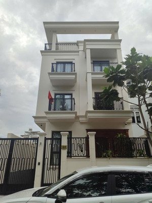 chủ định cư đi nước ngoài bán biệt thự gần khu văn minh, p. an phú, quận 2