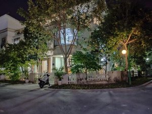 biệt thự đẳng cấp sân vườn nội thất cao cấp trung tâm kđt sài đồng hàng xóm vinhomes