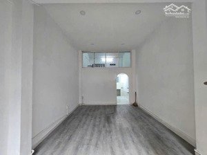 hẻm 5m đoàn thị điểm p1 phú nhuận thông ra phan xích long, dt 4x10m, làm shop, vp, nail