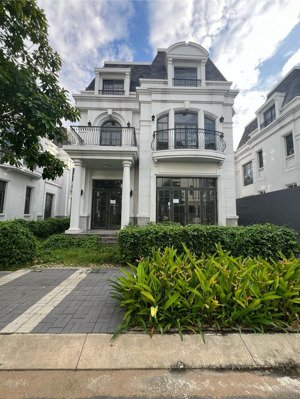 bán gấp biệt thự đơn lập siêu vip dự án amelie villa phú mỹ hưng. giá: 32.5 tỷ.lh: 