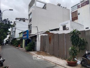 bán khuôn đất lớn ngay cộng hòa 10x18 hầm+6 lầu sân thượng giá chỉ 32 tỉ