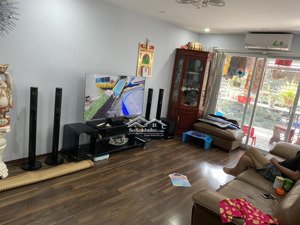 bán căn hộ tầng 1, 75m2 ( sổ 40m2 ), 3pn, tt nghĩa tân, hoàng quốc việt, cầu giấy. giá 4 tỷ