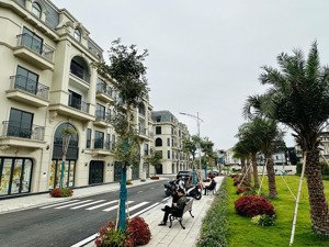 80 hạ lý. tôi đang quản lý tất cả quỹ căn ngoại giao của dự án. đã ra sổ hồng. đầy đủ các hướng