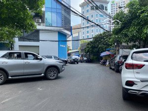 duy nhất 1 căn building cao cấp ngay nguyễn văn trỗi, 7.5 x 15m cn: 85m2 hầm 6 tầng, chỉ 27.9 tỷ