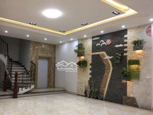 chính chủ cần bán gấp nhà việt hưng 5 tầng, mt 6m, vị trí kinh doanh, văn phòng, công viên, chợ.