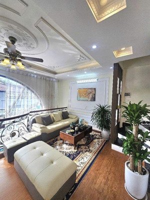 siêu phẩm lô góc vị trí vàng trung tâm long biên!