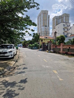 xuất cảnh bán gấp nhà mặt tiền 12m quốc hương, thảo điền, thủ đức_10x20_hđt 30tr_khu xây cao tầng