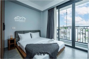 cho thuê căn hộ mới toanh 40m2 nội thất hiện đại giáp q1 q2