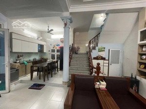 bán gấp nhà ở mỹ đình hơn 40m2, ngõ nông 3 mặt thoáng ô tô đỗ gần, giá nhỉnh 10 tỷ