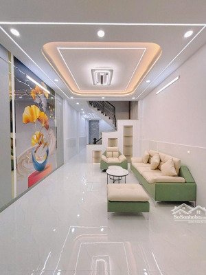 siêu phẩm nhà 3 tầng mới đẹp gần 4xã giá cực tốt