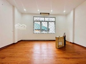 chỉ hơn 6 tỷ sở hữu nhà định công ở ngay, 5 tầng, 32m2, lô góc, sđcc