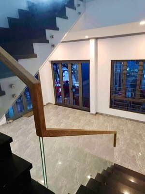 nhà 2 tầng 2 mặt tiền đường 7m5 dũng sĩ thanh khê . vị trí trung tâm, sát biển,