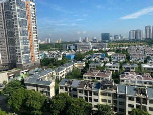 hiếm căn góc 2 ngủ tòa ct2, full nội thất, sẵn sổ, tầng trung view trọn hồ starlake