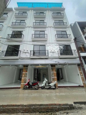ngõ 373 ngọc hồi, nhà mới đẹp, : 42m* 5 tầng, ngõ rộng gần 3m, nông, chỉ hơn 7 tỉ. 1 nhà ra phố!
