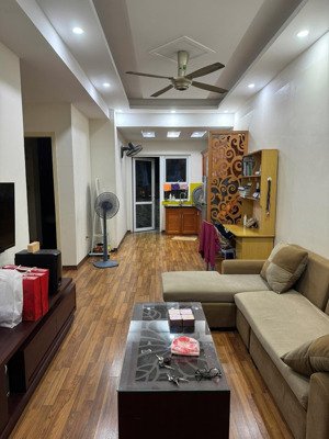 cần bán căn hộ hh1 linh đàm 2 ngủ, 2 vệ sinh, 66m