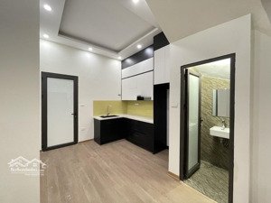 nhà nguyễn sơn long biên vị trí đẹp đón cầu trần hưng đạo ô tô đỗ cửa chỉ hơn 11 tỷ!