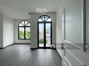 bán nhà mới xây 3 tầng 3pn mt võ như hưng, phường mỹ an, ngũ hành sơn. gần đại học kinh tế