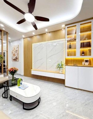 hot: bán nhà tập thể phương mai, đống đa. sổ to, rộng, 3pn, khách, bếp, wc kín nhỉnh 4 tỷ