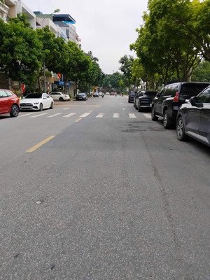 bán nhà chính chủ mặt phố hoàng như tiếp 80m 5 tầng giá chào 38ty