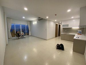 cho thuê c/c sky center 139m2 4 phòng ngủ 3wc nhà trống ở liền được hđ 2 năm lh 