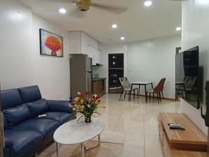 gia đình tôi chuyển đi cần bán căn hộ 68m như hình tòa xuân mai complex 