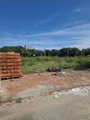 cập nhập t10 tại kđt green.diện tích 95-100-110-120-154-220m2 giá giao động từ 2.6ty đến 4ty