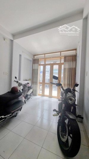 gấp cần tiền bán nhanh nhà 3 tầng