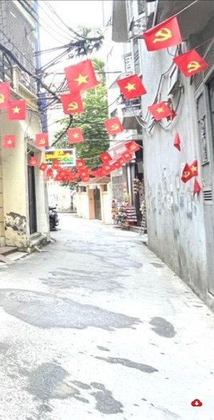 hiếm bán nhà cầu giấy, ô tô, kinh doanh, lô góc 3 thoáng, dân xây 46m, 4 tầng 5 ngủ, giá hơn 10 tỷ.