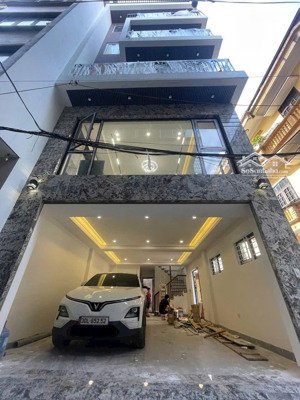 bán nhà ngọc thụy,50m_mt 4.5 m, thang máy, gara 2 ô tô,ô tô tránh, chỉ 12 tỷ nhỉnh