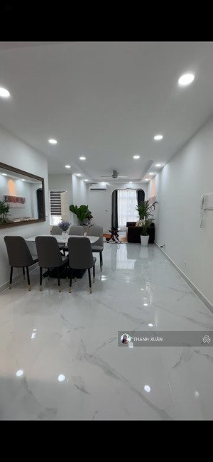 căn hộ 3 phòng ngủ scenic valley phú mỹ hưng giá chỉ 8ty800