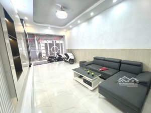 bán nhà xuân thuỷ, dt46m, mt3,7m, lô góc, 3 thoáng, gần phố, kinh doanh