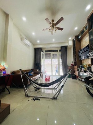 cho thuê nhà nguyên căn hẻm 3m đường 47, phường tân hưng (phuong tân quy, quận 7 cũ)
dt:,5x20m