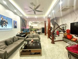 nhà rộng 105m phố trịnh đình cửu giá 195tr/m2, dân xây nội thất luxury