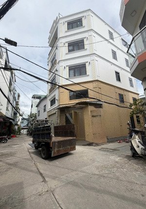 nhà mới xây 5tầng btct, 4.7x13m, full nội thất, đường oto thông, ngay ubnd p. tân sơn nhì, q. tân p
