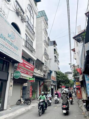 Bán Nhà Mặt Phố Hoàng Ngân 41m2-2T MT5,9m Vỉa Hè 13,9 Tỷ Hoàng Ngân Có Thương Lượng.