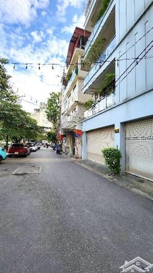 mặt phố bồ đề. khu trung tâm long biên. 10m ra hồ điều hòa. cho thuê và kinh doanh tuyệt vời