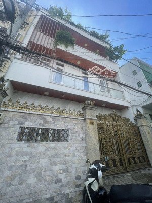 cực sốc nhà vila 8.1x11 mà giá 7 tỷ xxx