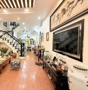 nhà đẹp ở ngay xuân la phân lô bàn cờ gần hồ tây