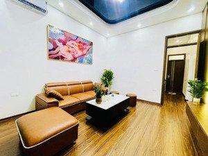 trường chinh ,ngay ngã tư sở ,phân lô ,mặt ngõ thông kinh doanh ,ô tô đỗ cửa ,cách mp 30m ,ở ngay.