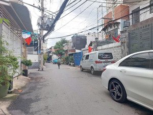 chỉ hơn 9 tỷ bán căn nhà q7 sát ngay nguyễn thị thập hẻm xe tải chạy- ngang khủng 5.2m dt 86m2