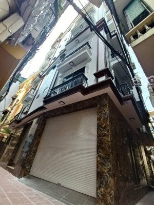 siêu phẩm cầu giấy- lô góc- 56m2- 7 tầng- ô tô đỗ cửa vào nhà thoải mái - gần trường học, bệnh viện