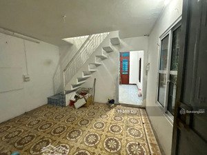 cho thuê nhà nguyên căn lý sơn, long biên, 65m2x2 tầng mặt ngõ ô tô thông, kinh doanh giá 6 tr